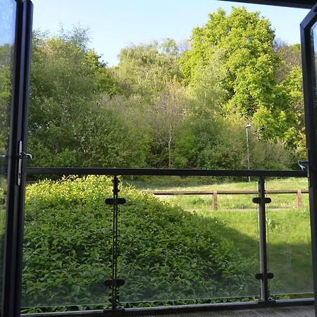Brentwood Town Retreat - Large 2 Bedroom Apartment Esterno foto
