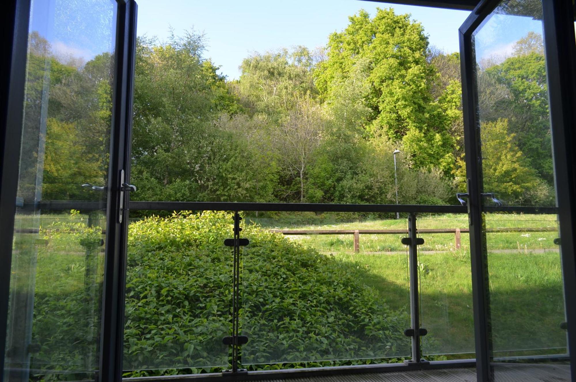 Brentwood Town Retreat - Large 2 Bedroom Apartment Esterno foto