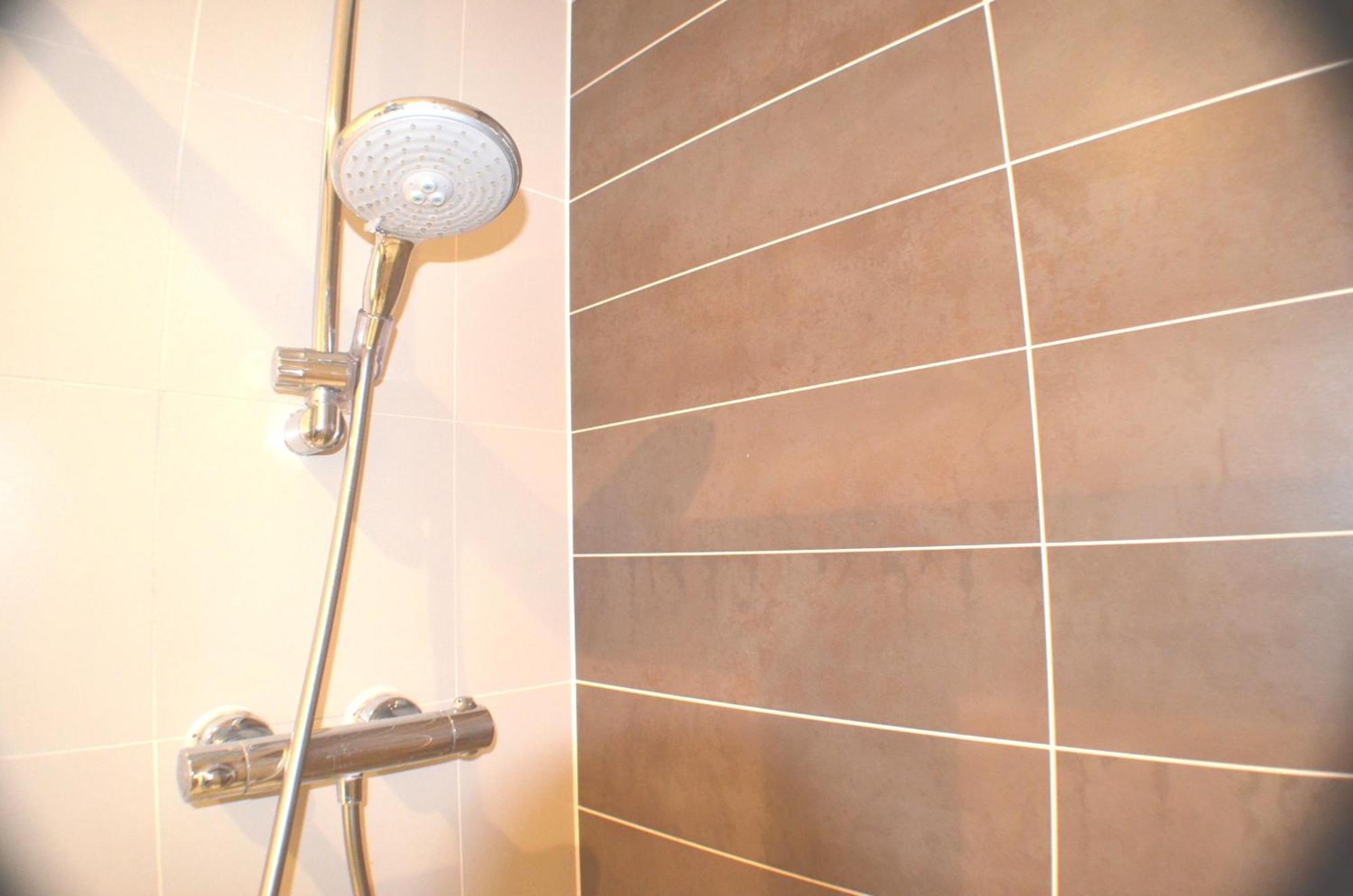 Brentwood Town Retreat - Large 2 Bedroom Apartment Esterno foto